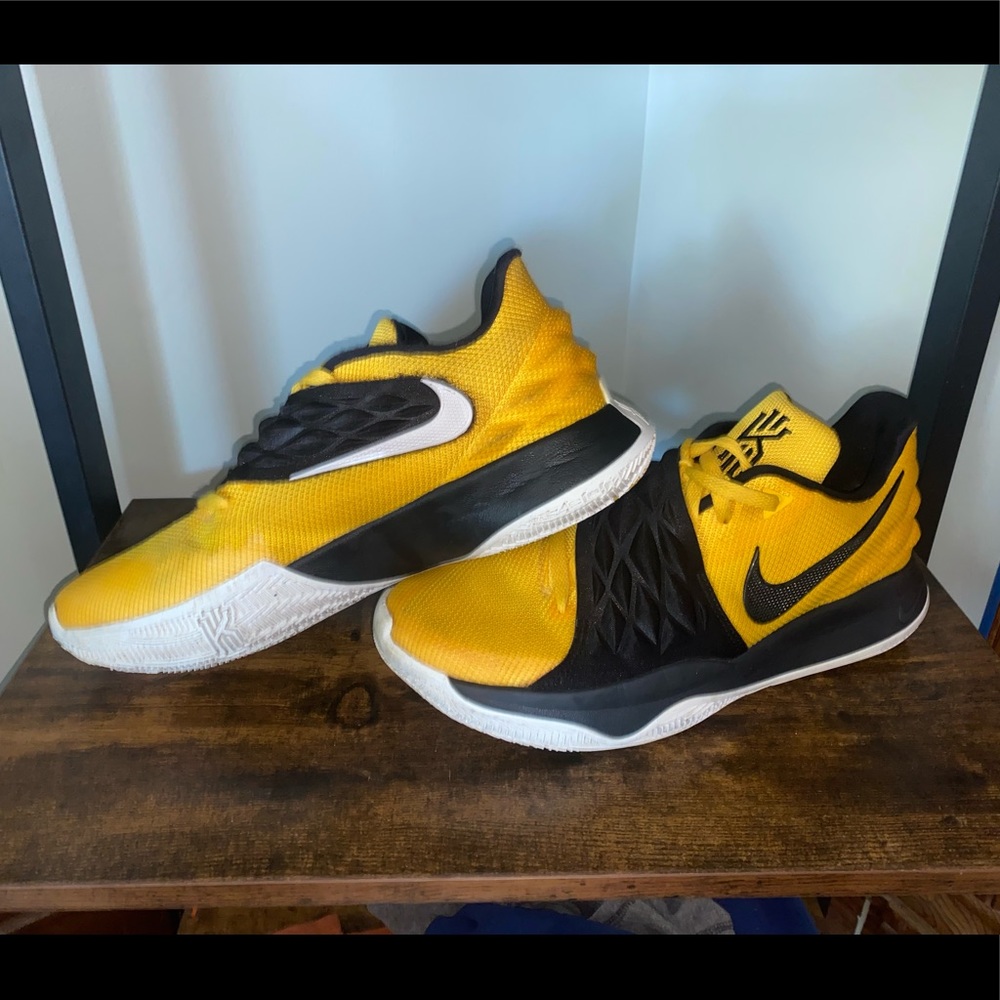 Kyrie basketball shoes Armadillo. Good shoe used but still has a ton of life.
